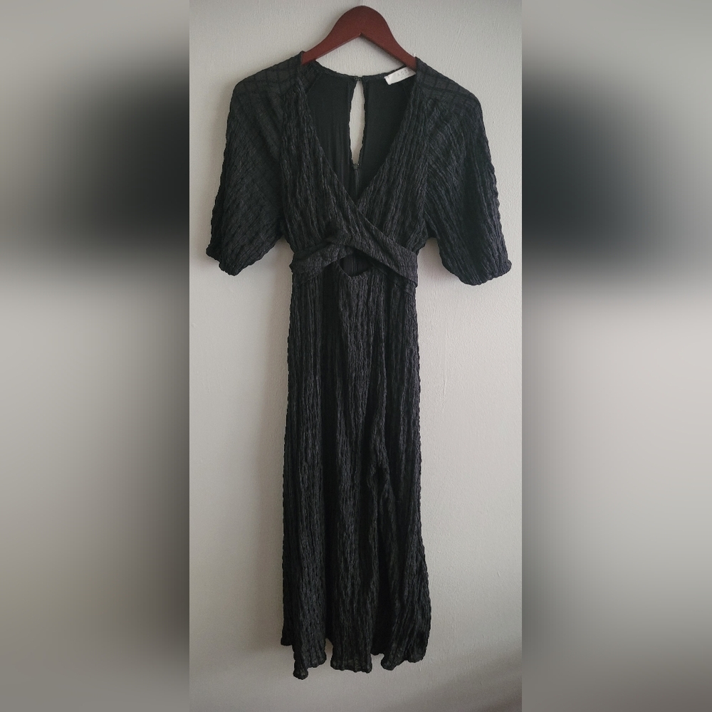 Astr Black Textured Midi Dress